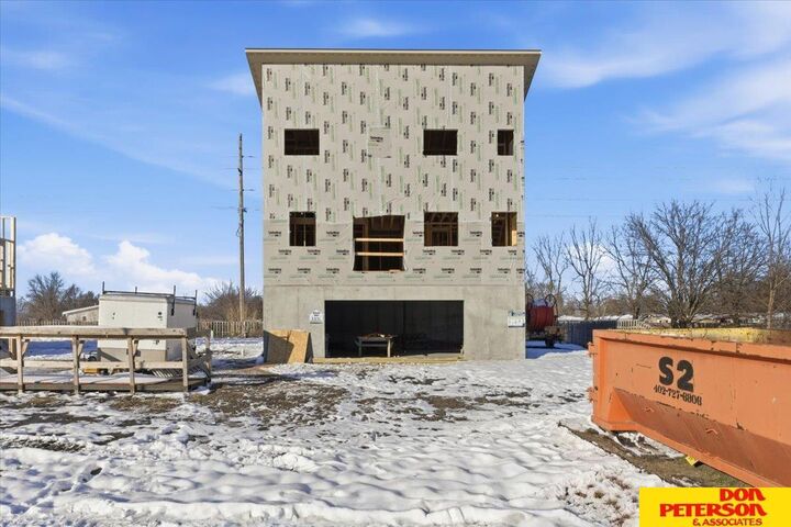 Property Photo:  502 Hidden Meadows Drive  NE 68025 