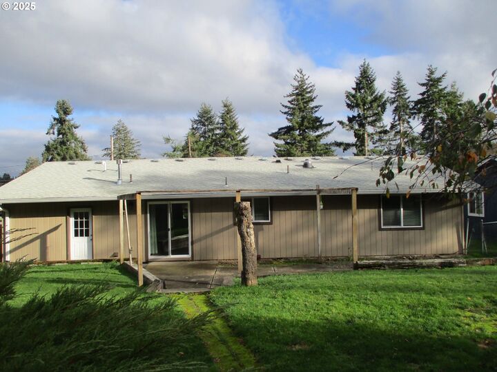 Property Photo:  1153 2nd Ave  OR 97064 