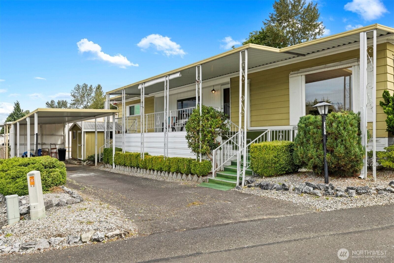 Property Photo:  1200  Lincoln Street 196  WA 98229 