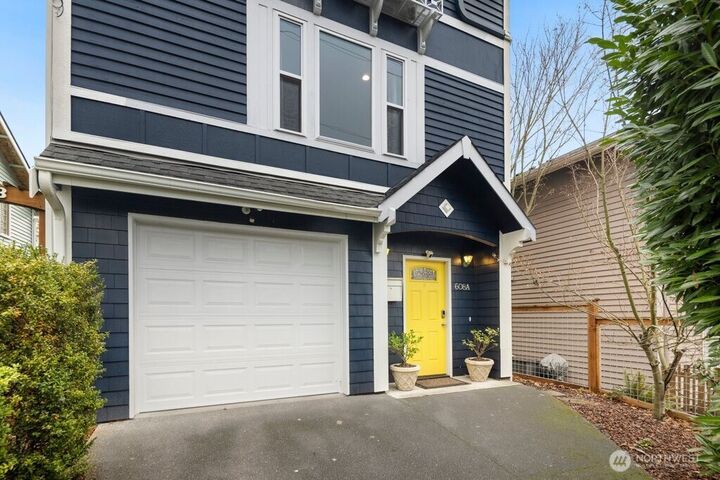 Property Photo:  608  21st Avenue A  WA 98122 