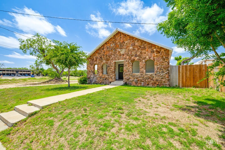 Property Photo:  415 E Harris Avenue  TX 76903 