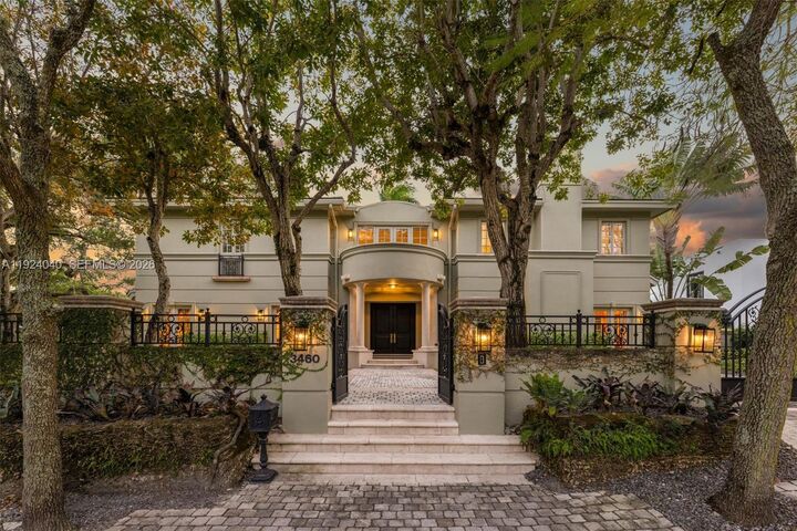 Property Photo: 3460 S Moorings Way FL 33133