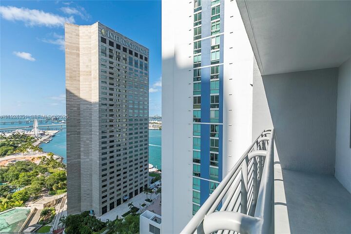 Property Photo: 325 S Biscayne Blvd 2424 FL 33131