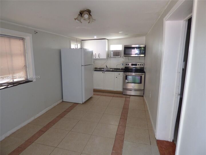 Property Photo:  408 NW 97th St  FL 33150 