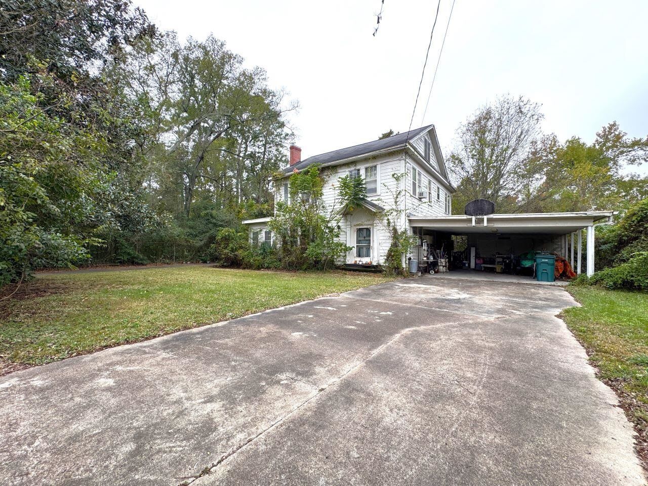 Property Photo:  1249 Central Dr  TX 77706 