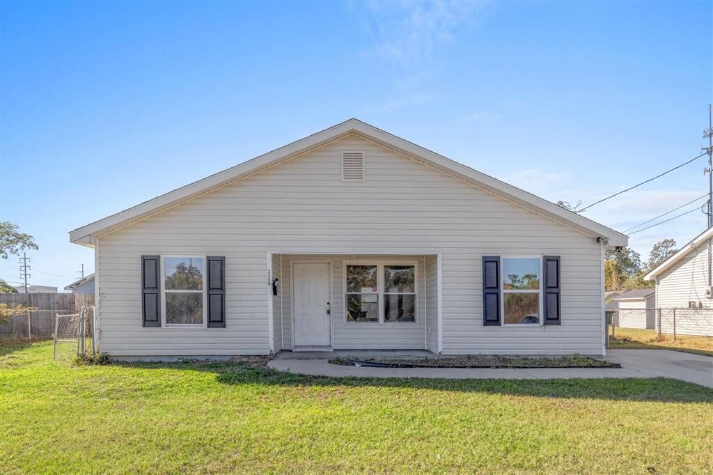 Property Photo:  2508 Sonnier Street  LA 70601 