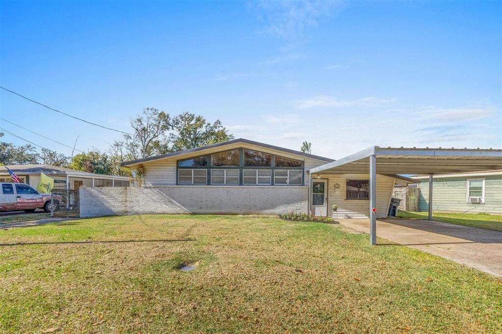 Property Photo: 3706 Texas Street LA 70607