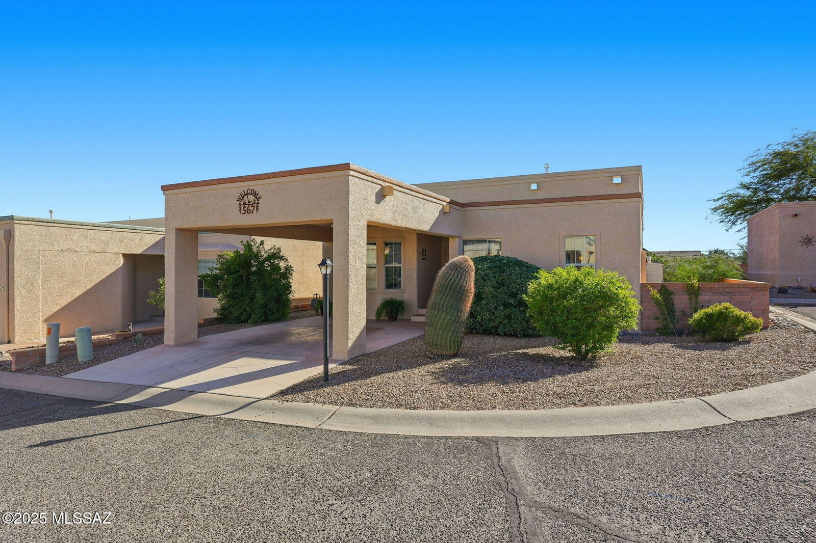 Property Photo:  567 W Parkwood Court  AZ 85614 