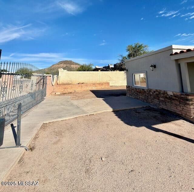 Property Photo:  1633 S Camino Del Sierra  AZ 85713 