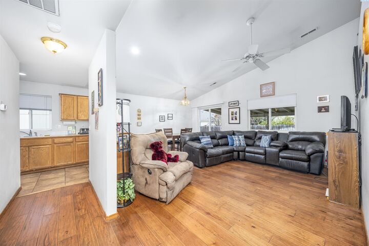 Property Photo: 7219 W 4th Ave WA 99336