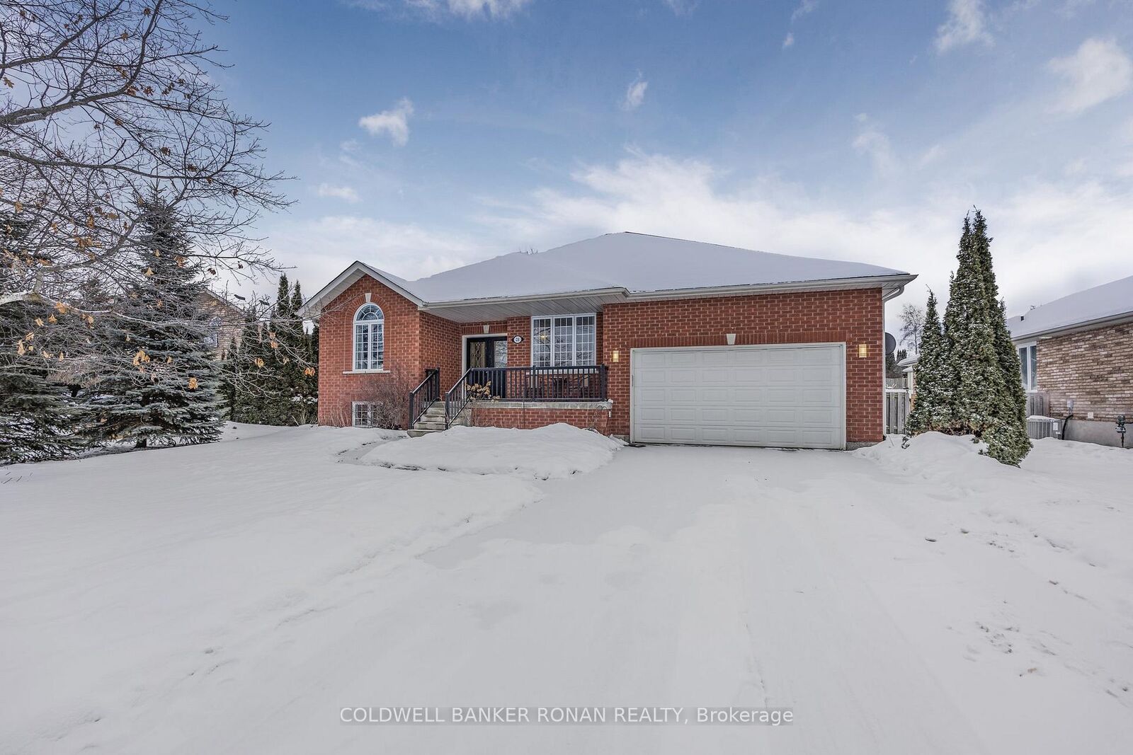 Property Photo: 28 Dekker Street ON L0M 1J0