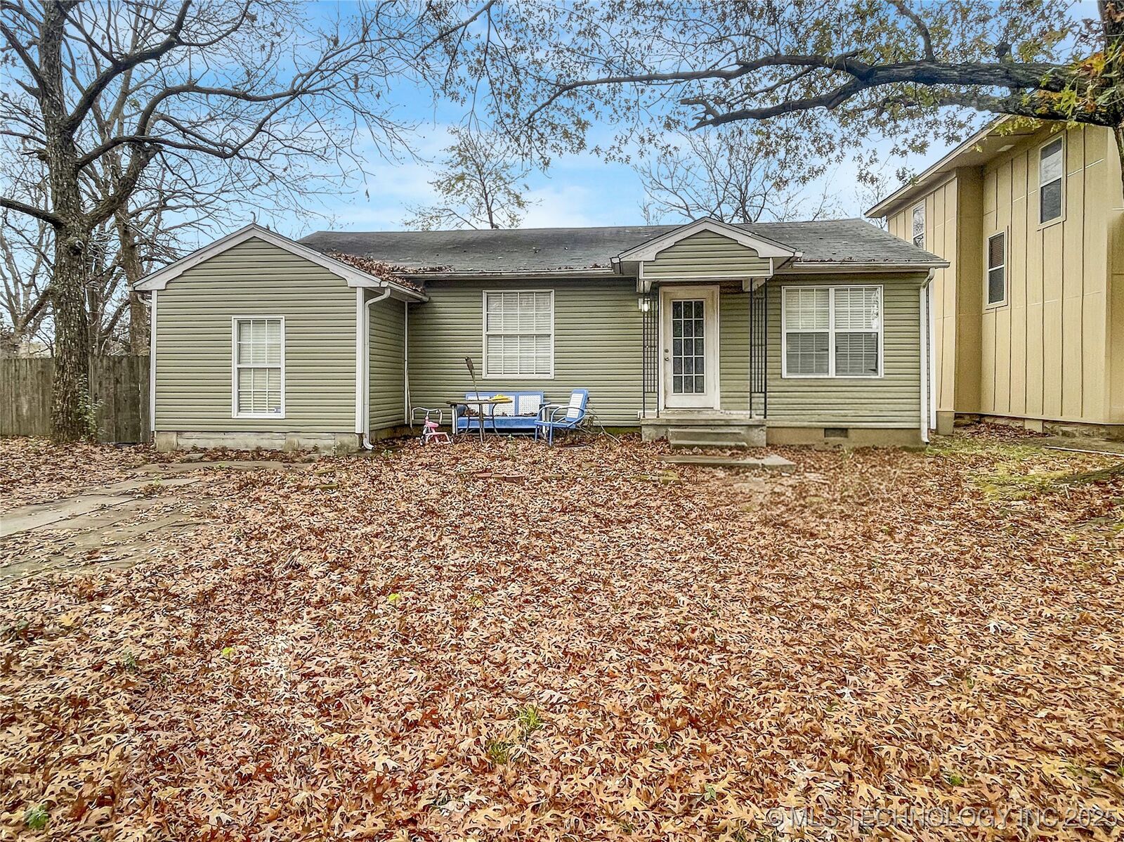 Property Photo: 1304 Summit Street OK 74403
