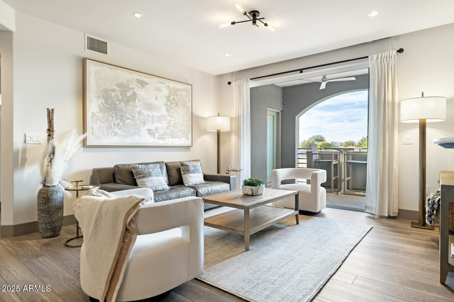 Property Photo:  15802 N 71st Street 313  AZ 85254 