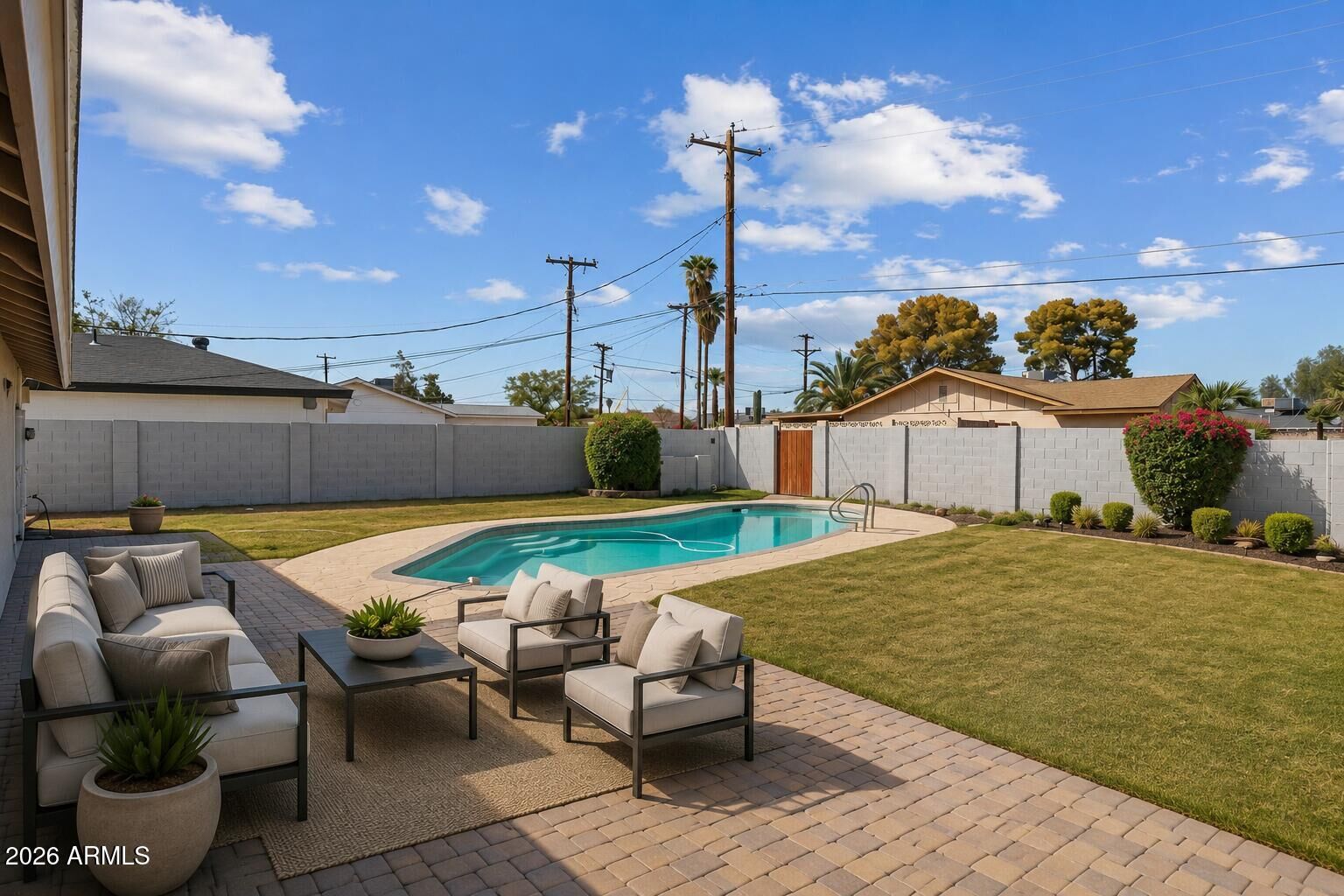 Property Photo: 8638 E Palm Lane AZ 85257