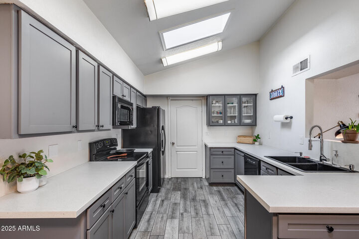 Property Photo:  1726 E Juanita Avenue  AZ 85204 