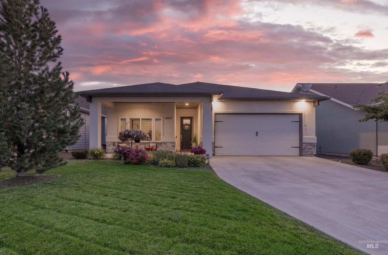 Property Photo:  6847 N Cathedral Lane  ID 83646-8408 