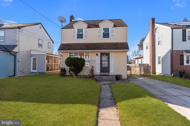 Property Photo:  2217 Hollinshed Avenue  NJ 08110 