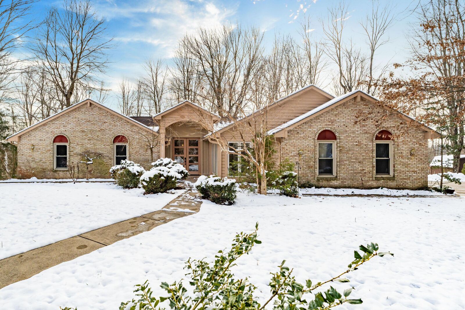 Property Photo: 6253 Headley Heights Court OH 43230