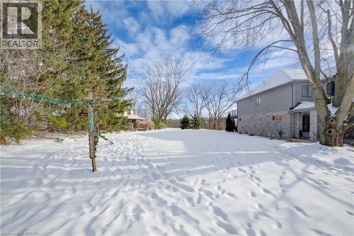 Property Photo: 54 Roos Street ON N2P 1H9