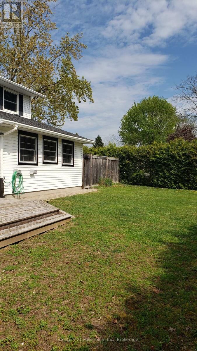 Property Photo: 696 Christopher Drive 1 ON N0H 2C3