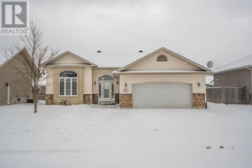 Photo de la propriété:  95 Beaumont Ave  ON P6C 6E7 