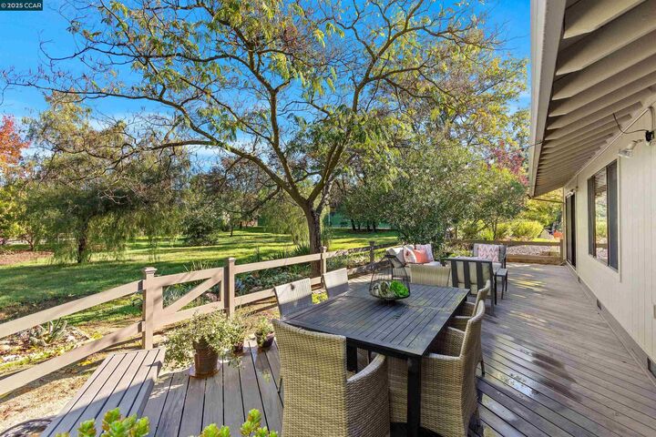 Property Photo:  3171 Lippizaner Ln  CA 94598 