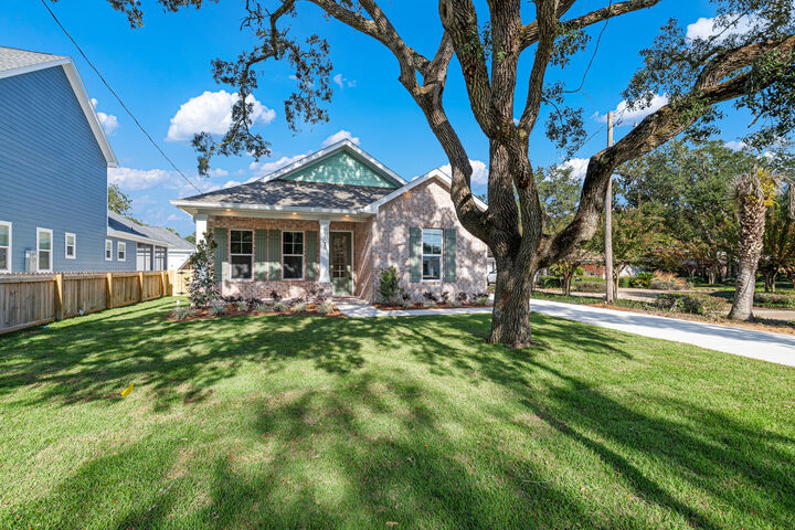 Property Photo: 108 Meigs Drive FL 32579