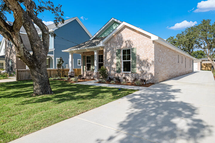 Property Photo:  108 Meigs Drive  FL 32579 