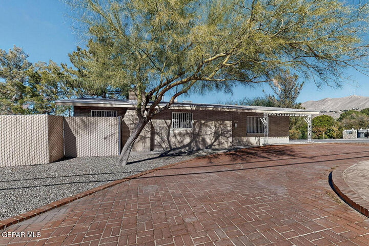 2201 N Campbell Street  El Paso TX 79902 photo