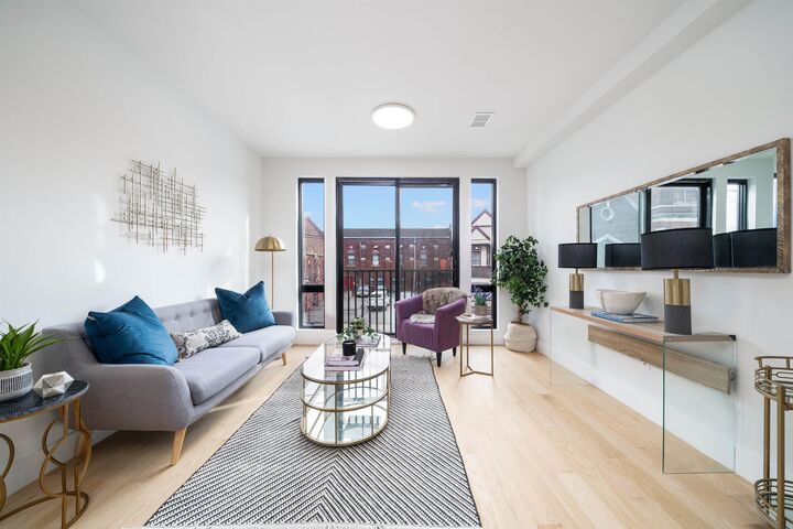 Property Photo:  10 Brinkerhoff St 203  NJ 07304 