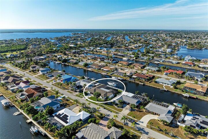 Property Photo: 258 Tait Terrace SE FL 33952