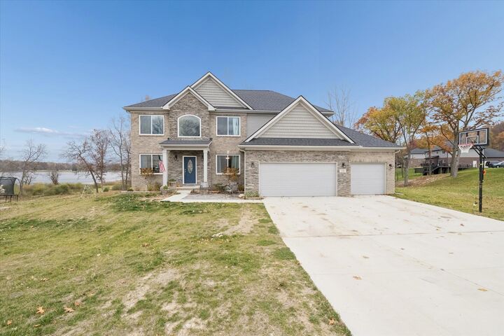 126 Parker Ln Lane  Ortonville MI 48462 photo