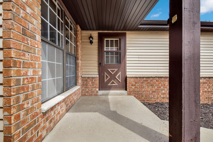 Property Photo:  8127 S Legend Dr D  WI 53132 