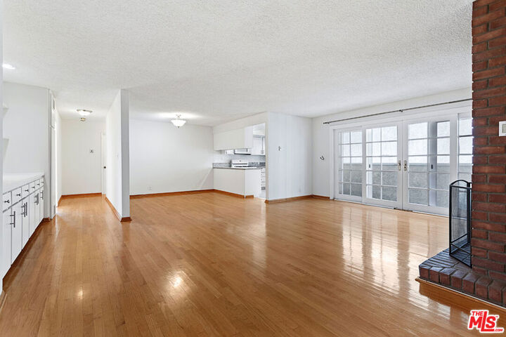 Property Photo:  11916 Goshen Avenue 5  CA 90049 