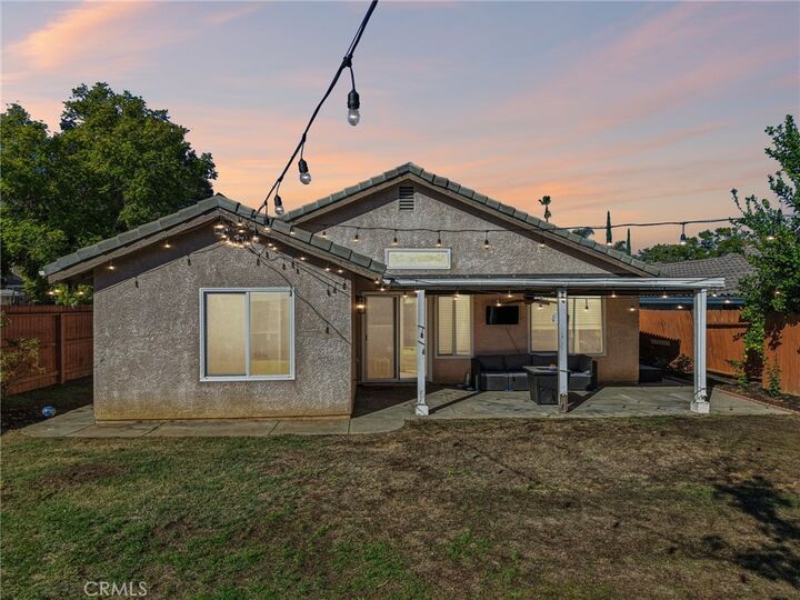 Property Photo:  10374 Crossing Green  CA 92557 