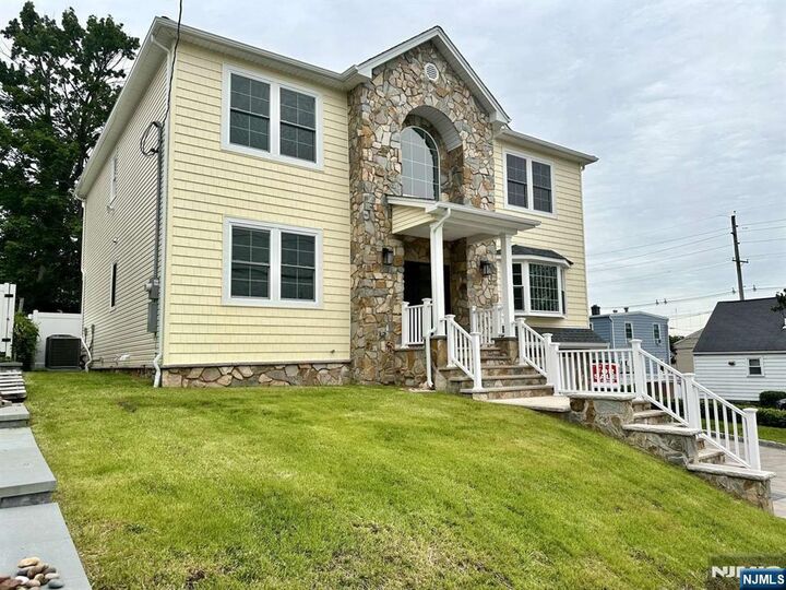 Property Photo:  178 Leonard Place  NJ 07031 