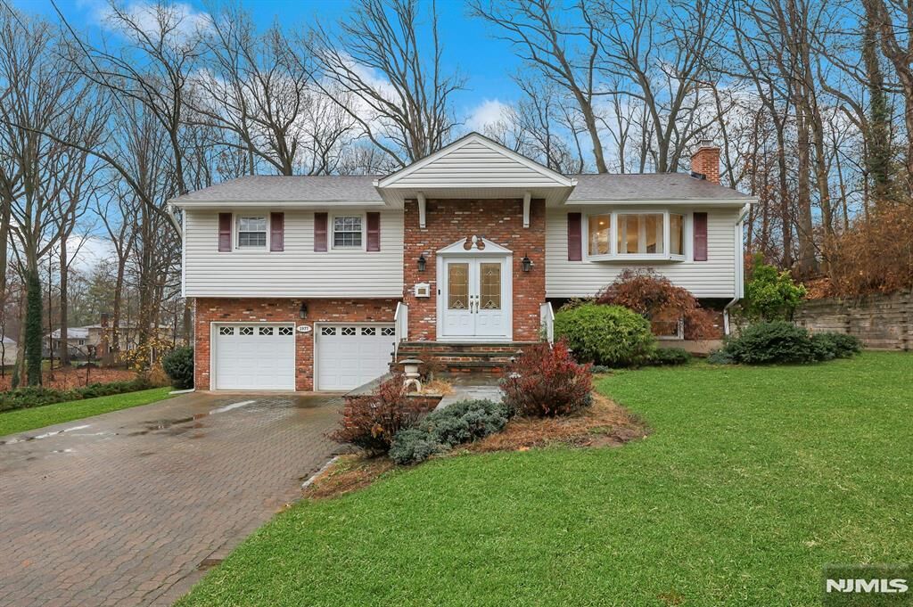 Property Photo:  1977 Glen Avenue  NJ 07676 