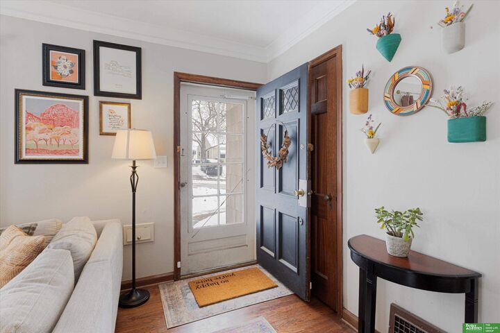 Property Photo: 2130 S 61st Avenue NE 68106