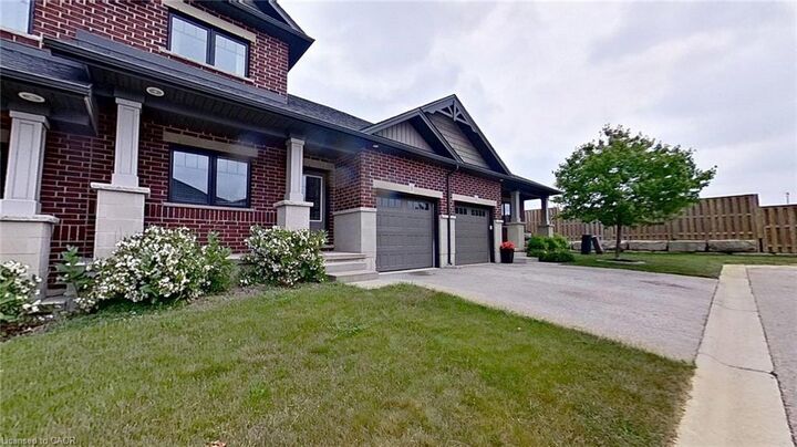 Property Photo: 1 Chamberlain Avenue 5 ON N5C 0C7
