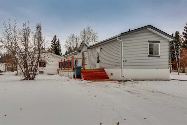 Property Photo: 4512 47 Street AB T0C 0B0