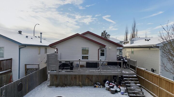 Photo de la propriété: 10 Halsall Street AB T4S 1T4