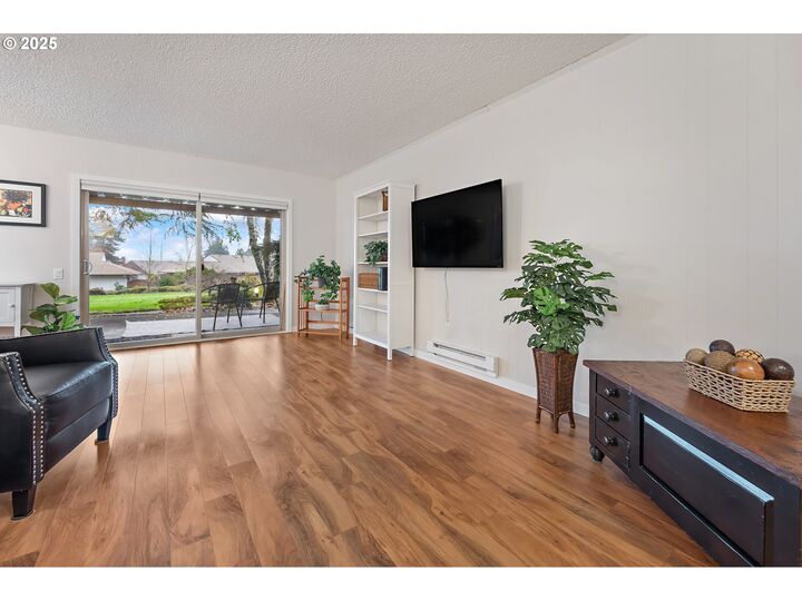 Property Photo: 11510 SW Crown Dr 5 OR 97224