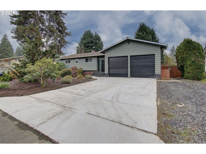 Property Photo: 12000 NW 9th Ave WA 98685