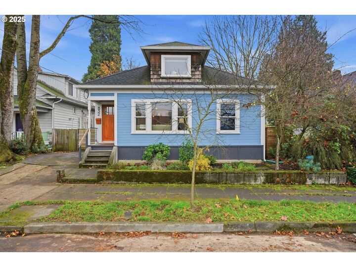 Property Photo: 832 N Emerson St OR 97217