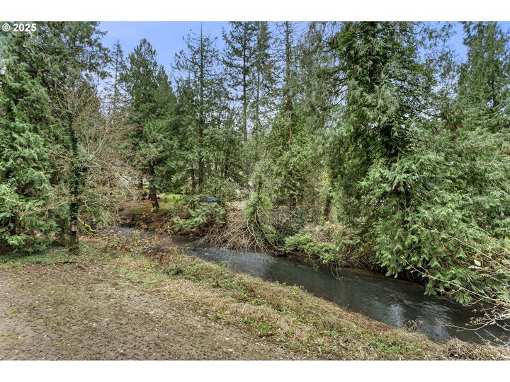 Property Photo: 6647 SE 122nd Ave OR 97236