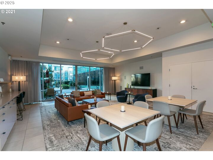 Property Photo: 841 S Gaines St 319 OR 97239