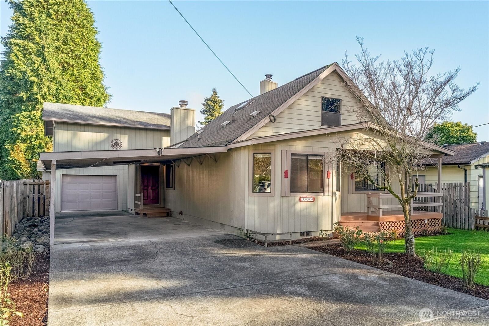 Property Photo: 3004 Oak Street WA 98632