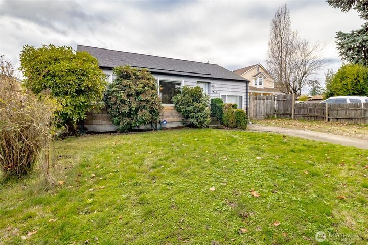 Property Photo:  4435 S 144th St  WA 98168 