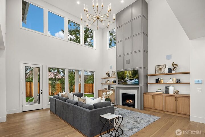 Property Photo: 16424 NE 17th Place WA 98008