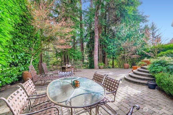 Property Photo:  6216  151st Avenue SE  WA 98006 